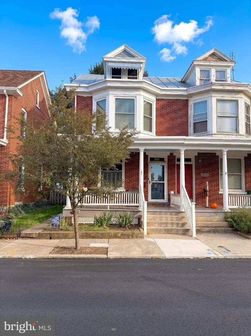 321 S Pitt St, Carlisle, PA 17013 - #1