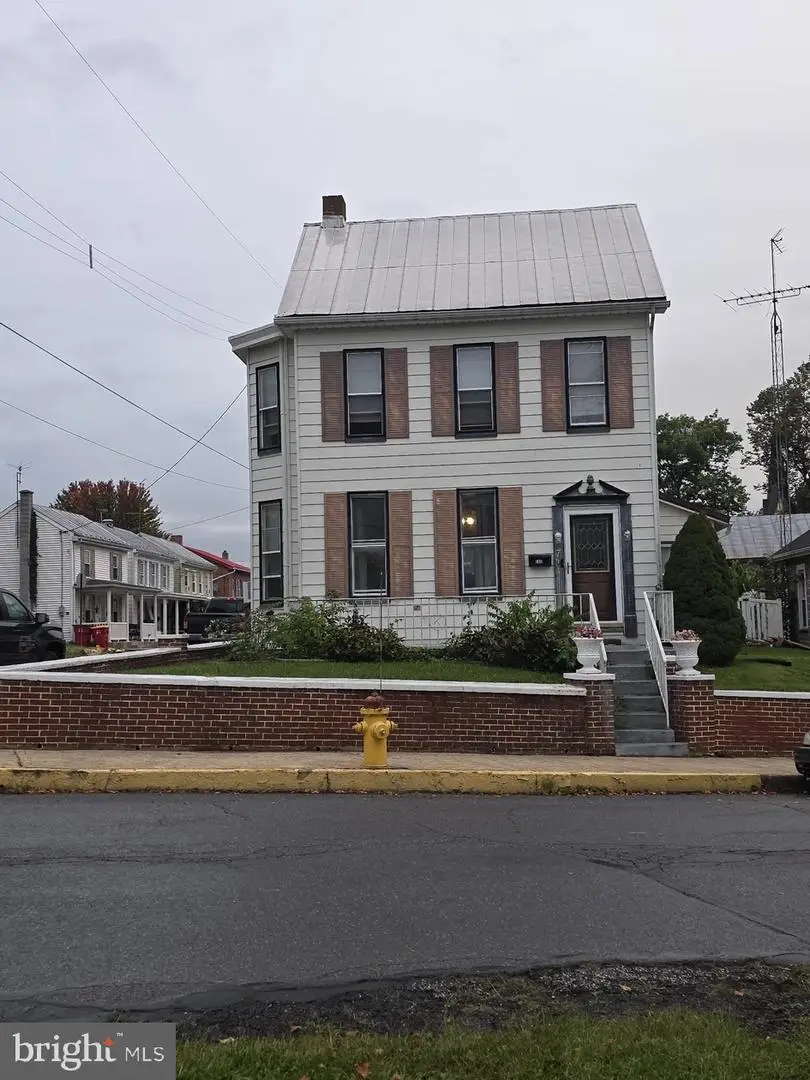 7 Walnut St, Newville, PA 17241 - #1