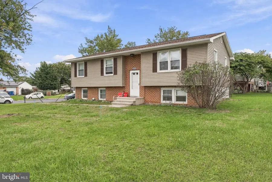 1695 Douglas Dr, Carlisle, PA 17013 - #2