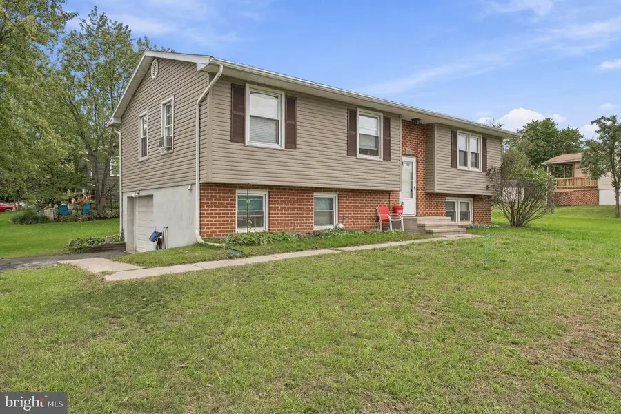 1695 Douglas Dr, Carlisle, PA 17013 - #3