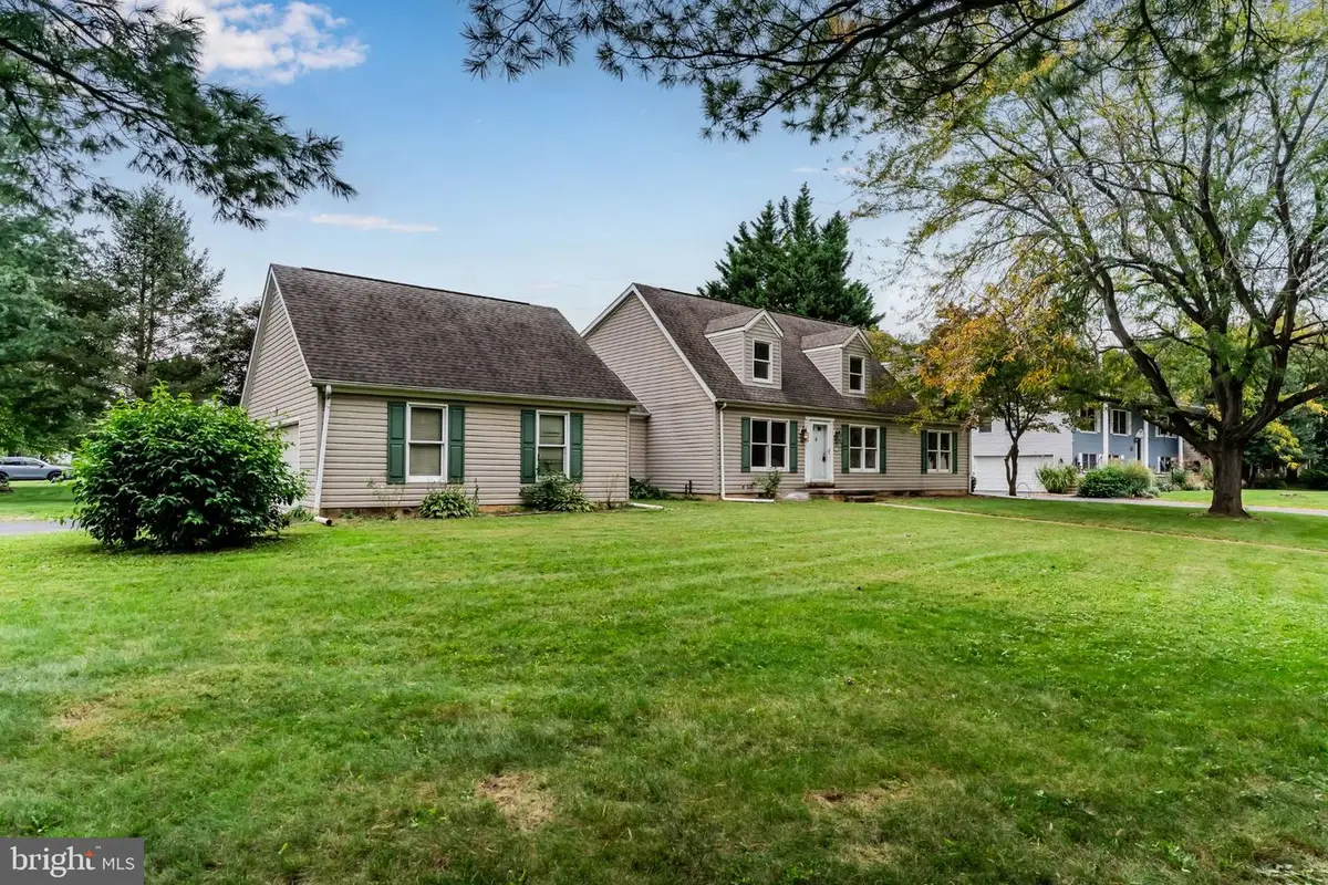 720 Sutton Dr, Carlisle, PA 17013 - #1