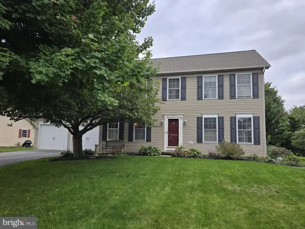 25 W Eppley Dr, CARLISLE, PA 17015