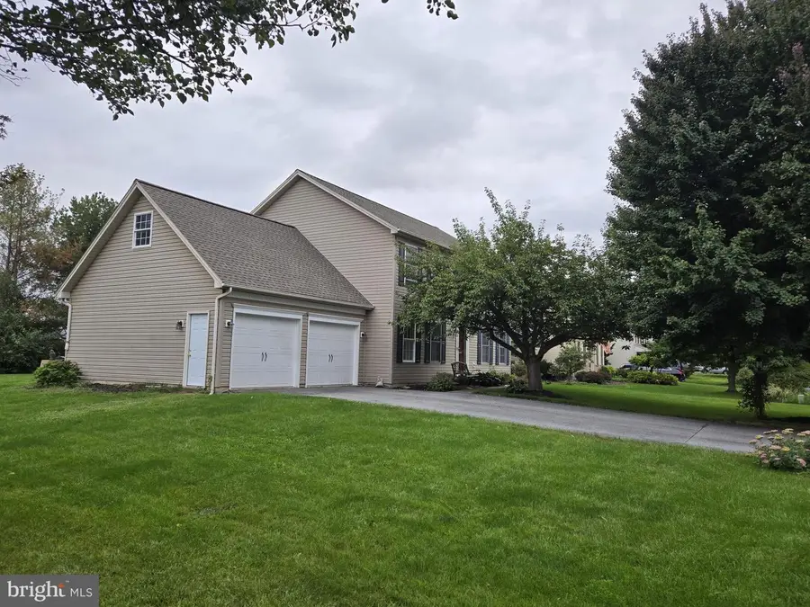 25 W Eppley Dr, Carlisle, PA 17015 - #2