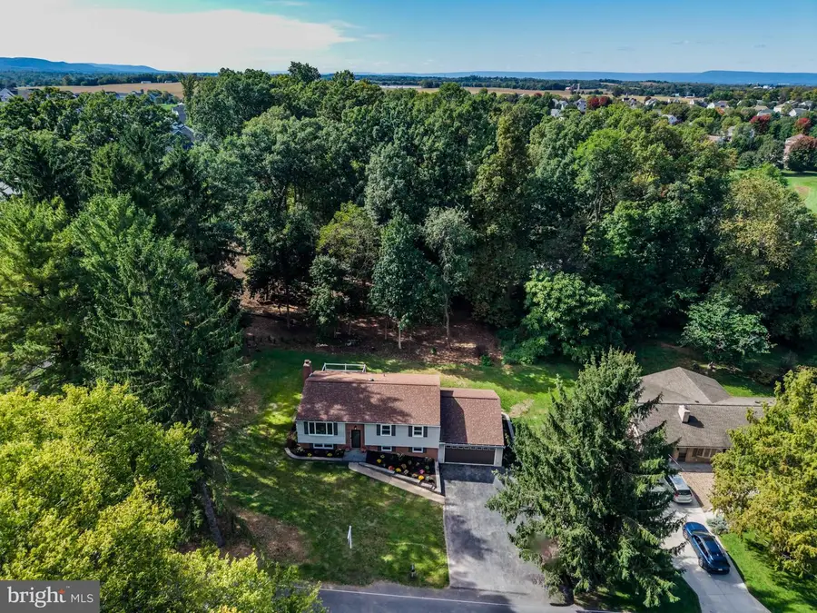 27 Hamilton Rd, Boiling Springs, PA 17007 - #2