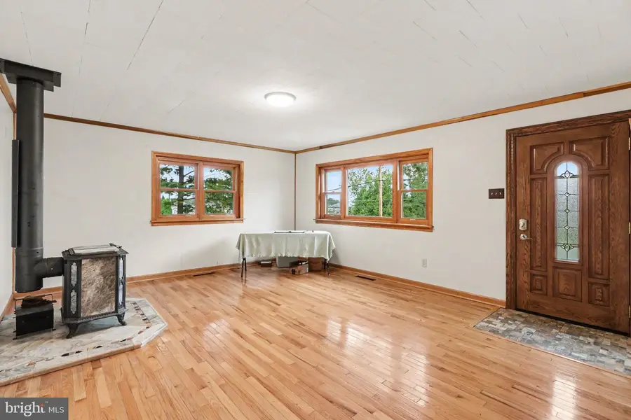 201 Marsh Dr, Carlisle, PA 17015 - #2