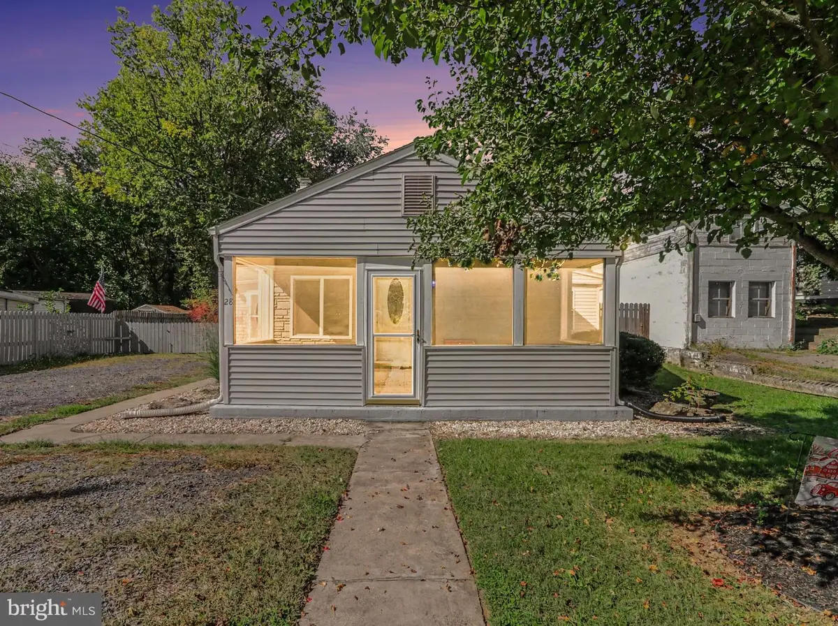 28 Fairview St, Carlisle, PA 17015 - #1