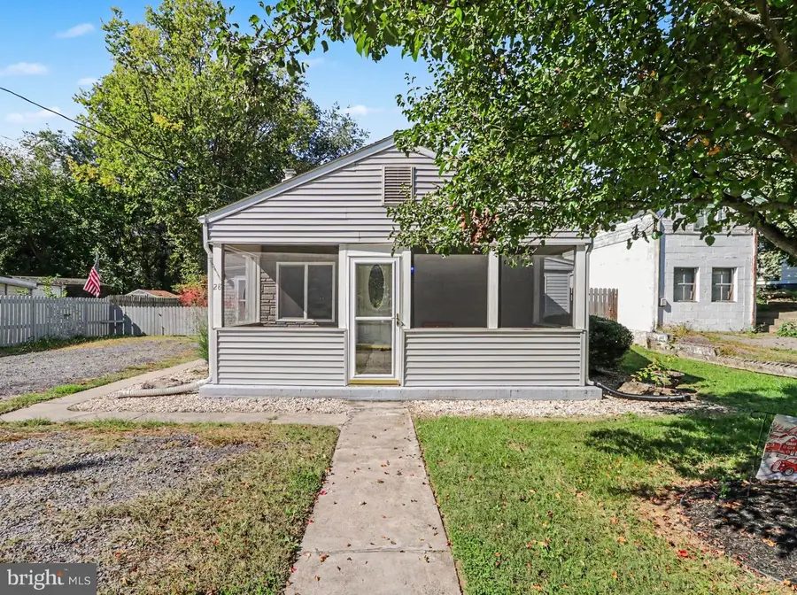 28 Fairview St, Carlisle, PA 17015 - #2
