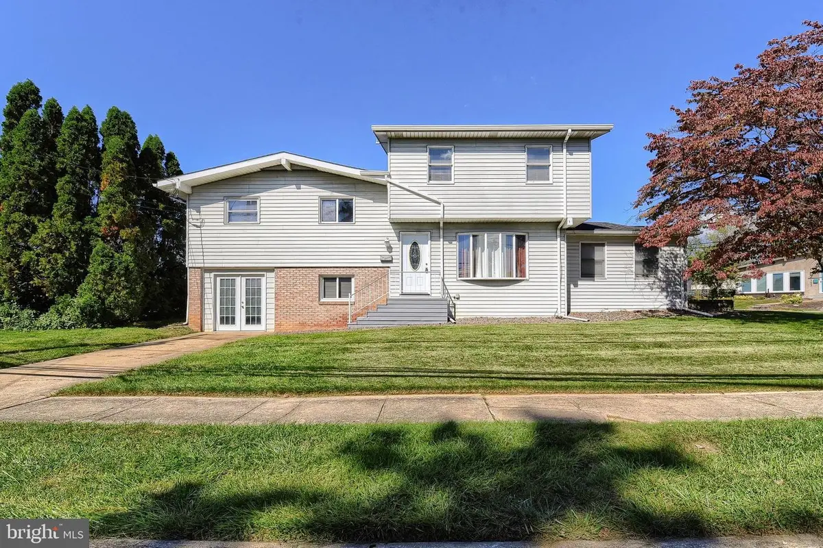 4601 Chestnut Ave, Camp Hill, PA 17011 - #1