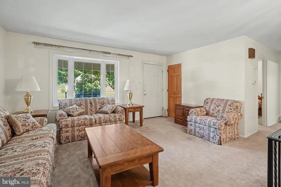 612 Park Hills Dr, Mechanicsburg, PA 17055 - #3