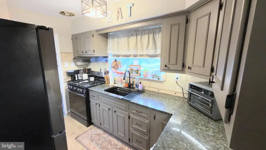 401 E Coover St, Mechanicsburg, PA 17055 - #3