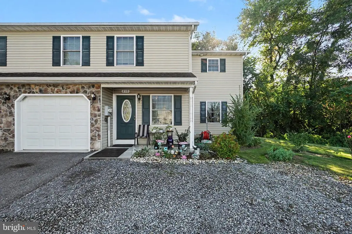 210 Sable Dr, Carlisle, PA 17013 - #1