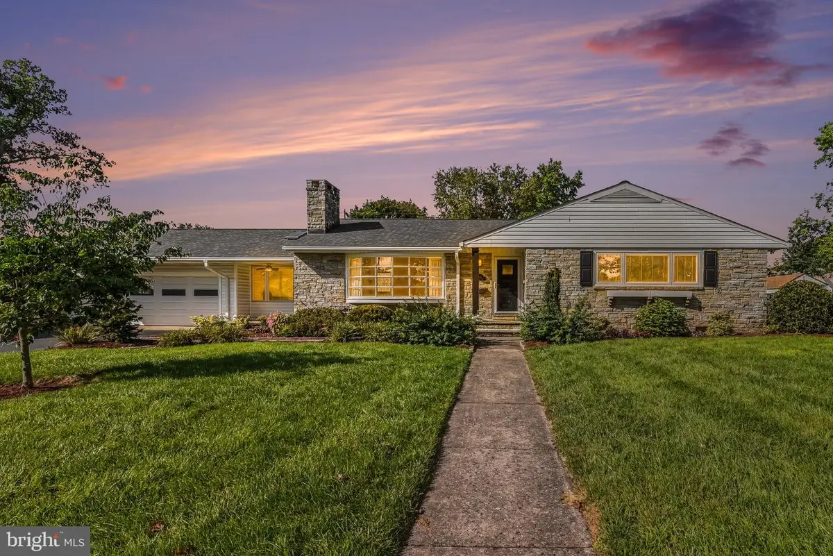 626 Wilson St, Carlisle, PA 17013 - #1