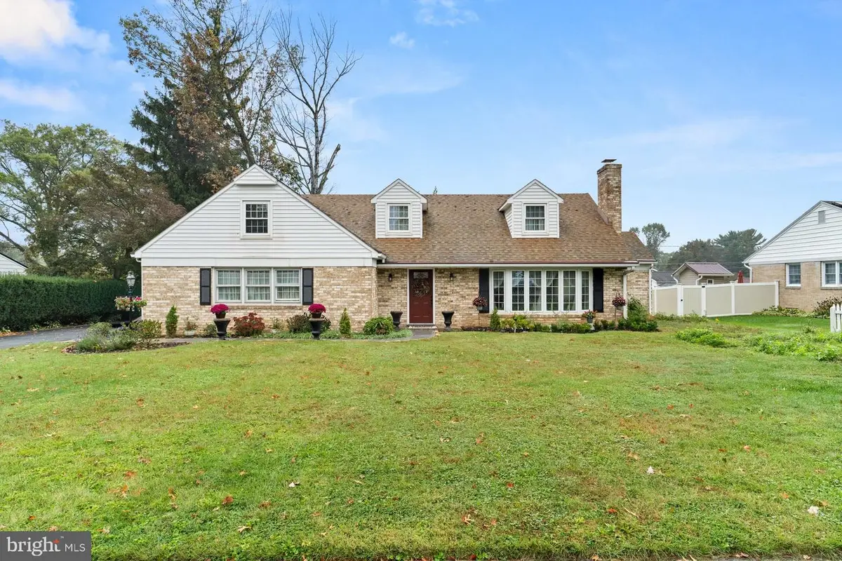 505 Glenn St, Shippensburg, PA 17257 - #1