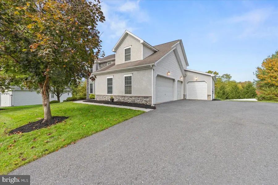 3925 Silver Brook Dr, Mechanicsburg, PA 17050 - #3