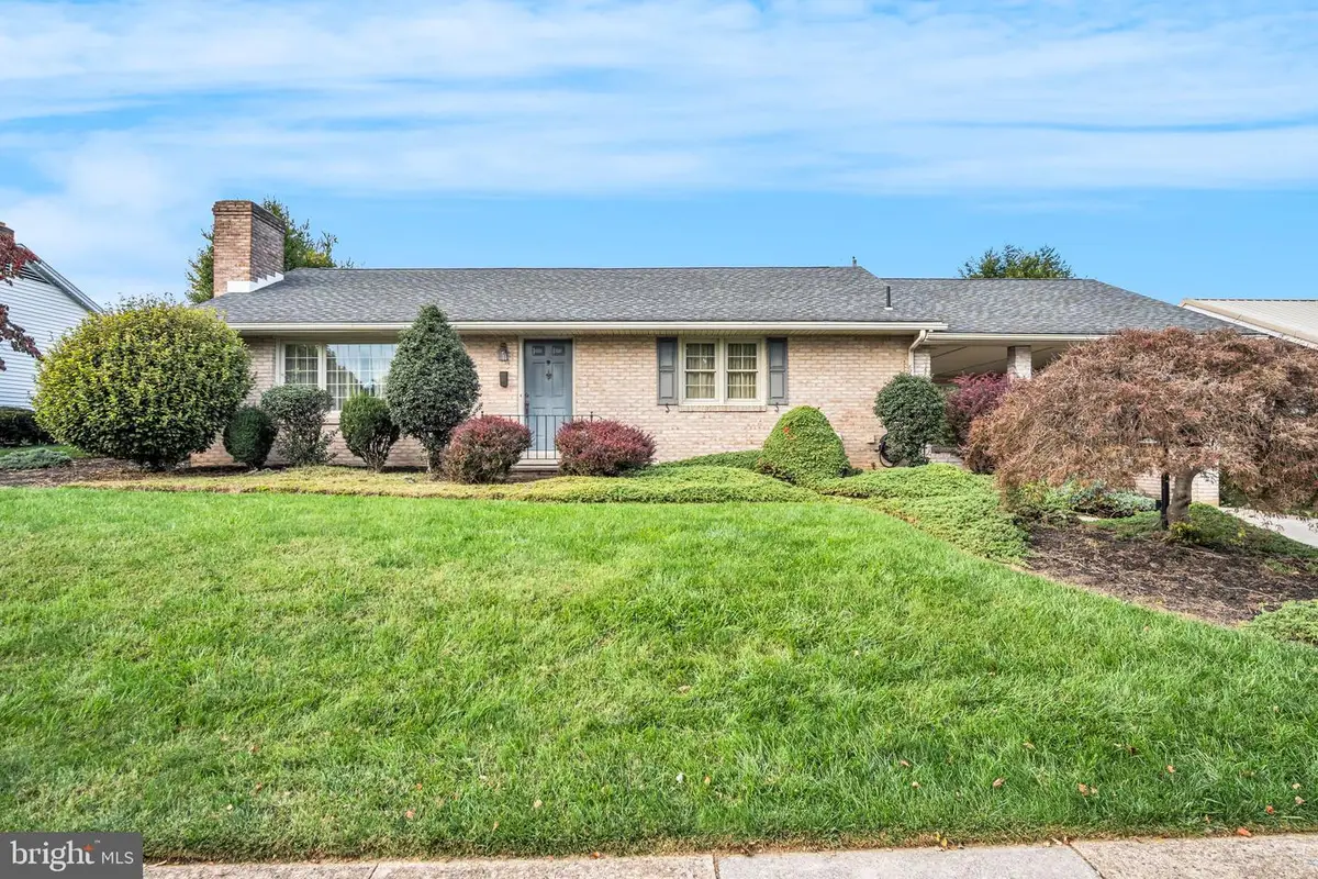 583 E St, Carlisle, PA 17013 - #1