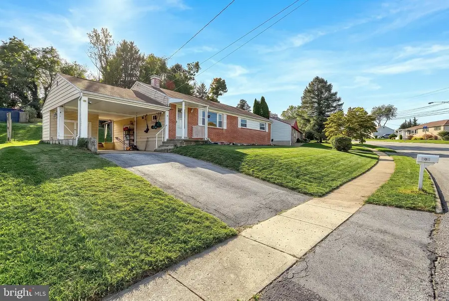 10 Dulles Dr E, Camp Hill, PA 17011 - #2