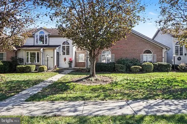 105 Strayer Dr, CARLISLE, PA 17013