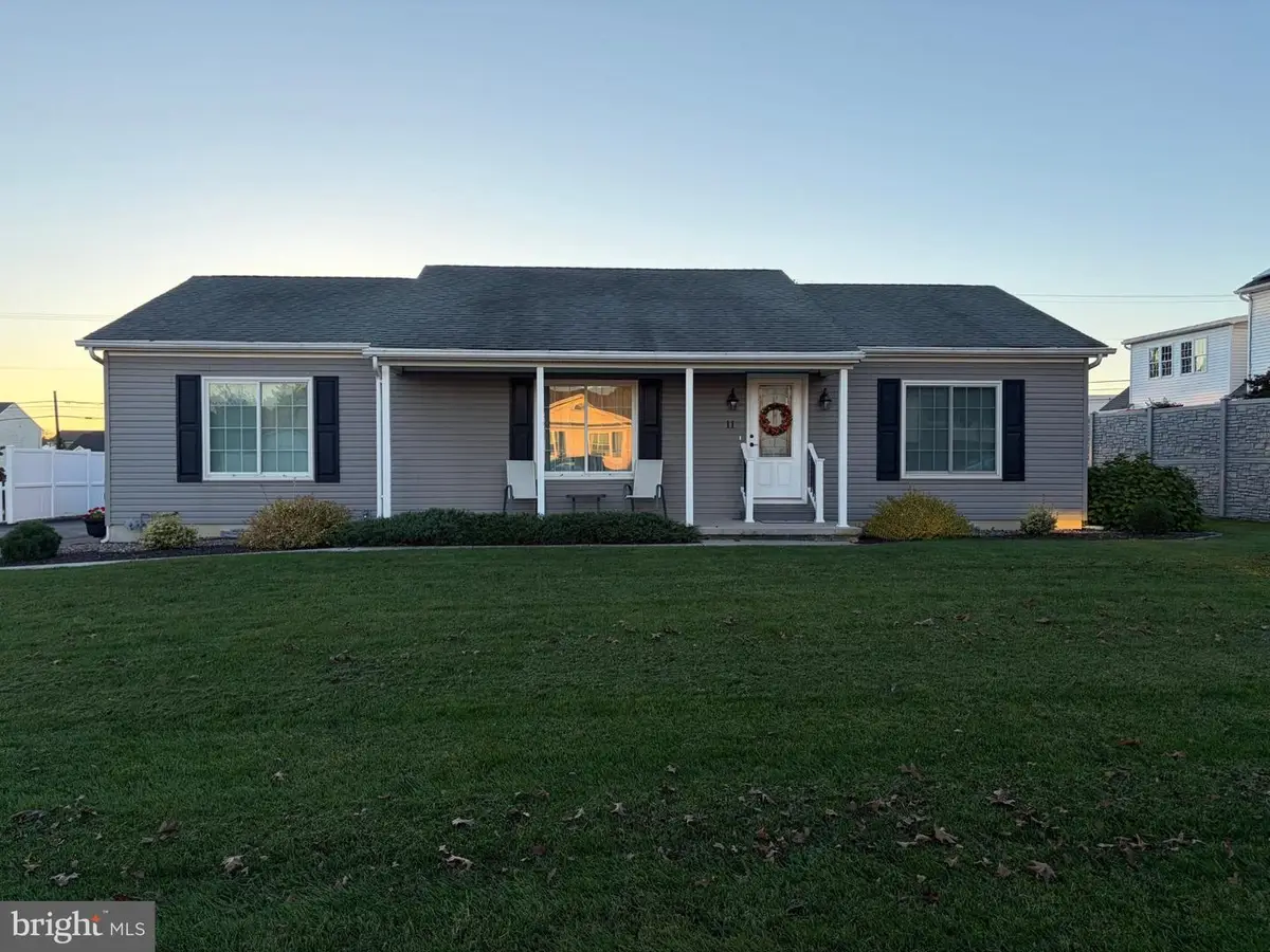 11 Flagstone Dr, Carlisle, PA 17015 - #1
