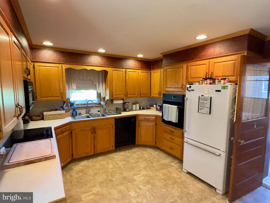 201 W Main St, Newburg, PA 17240 - #2