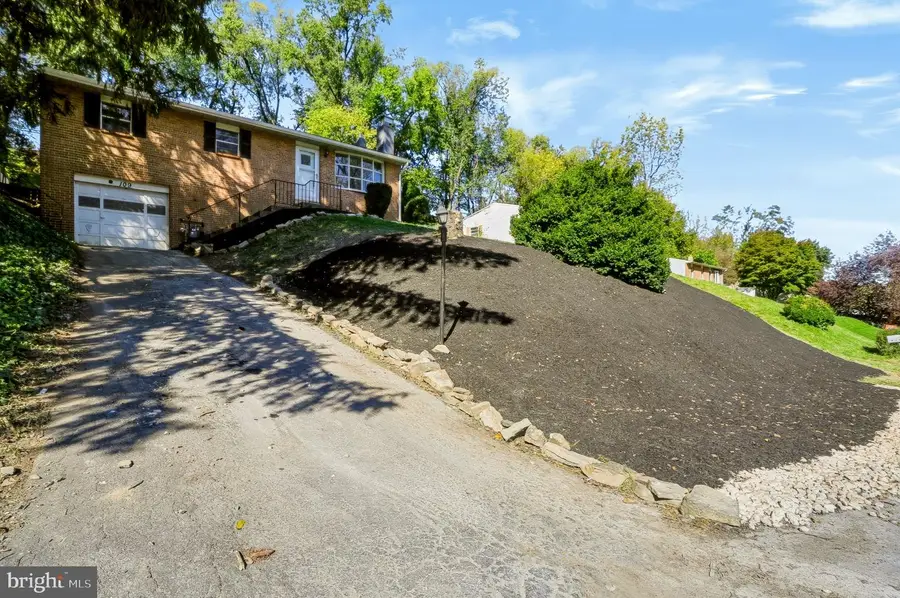 109 N Sporting Hill Rd, Mechanicsburg, PA 17050 - #3