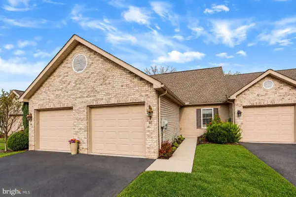97 Keswick Dr, MECHANICSBURG, PA 17050