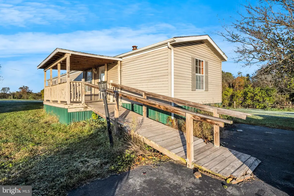 426 Old Mill Rd, Carlisle, PA 17015 - #1