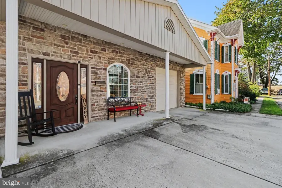 204 3rd St, Boiling Springs, PA 17007 - #3