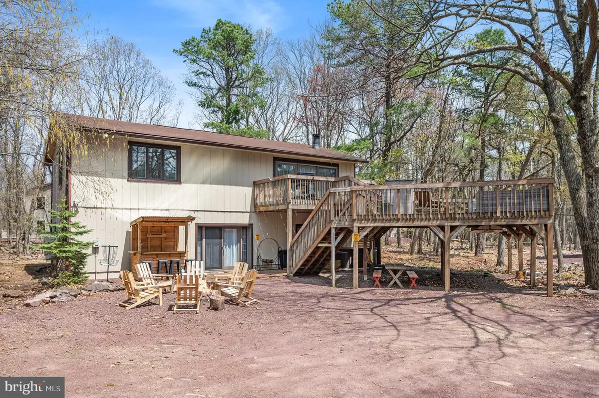 70 Pineknoll Dr, Lake Harmony, PA 18624 - #1