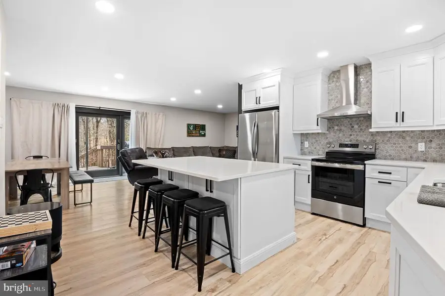 70 Pineknoll Dr, Lake Harmony, PA 18624 - #2