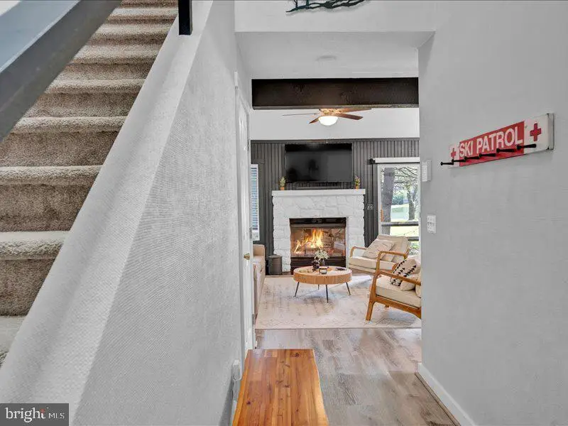 216 Snow Ridge Cir, Lake Harmony, PA 18624 - Image #3