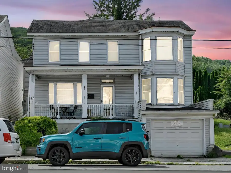 41 E Catawissa St, Nesquehoning, PA 18240 - Image #2