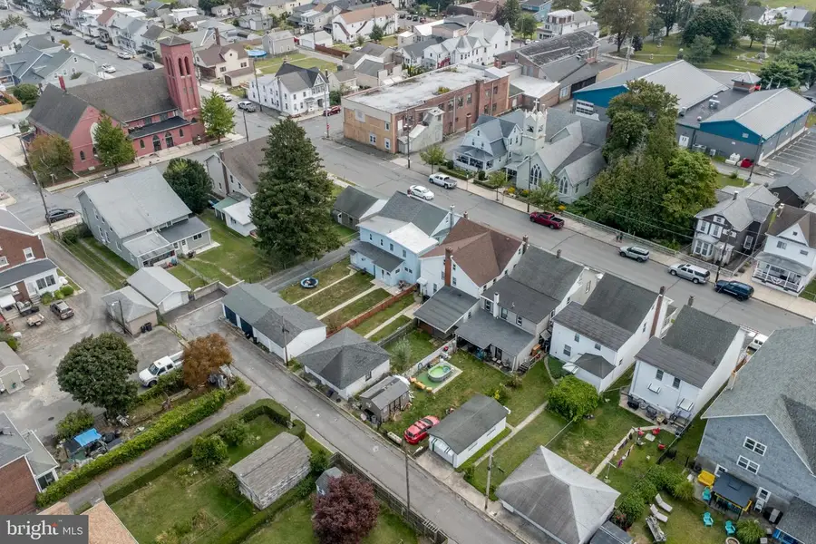 126 W White St, Summit Hill, PA 18250 - Image #2