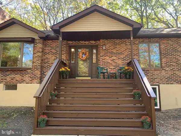 90 Midway Dr, JIM THORPE, PA 18229