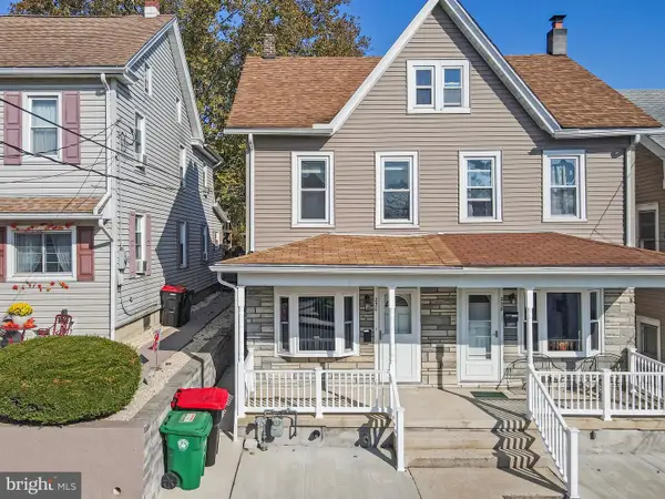 230 Carbon St, LEHIGHTON, PA 18235