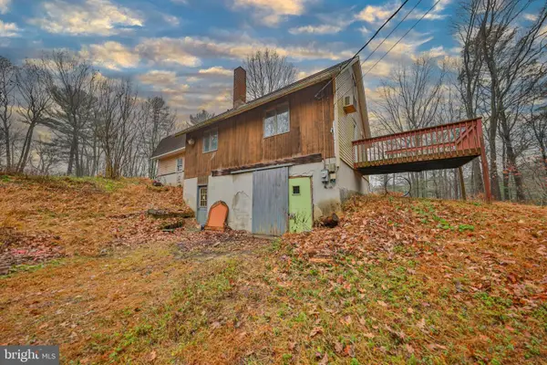 355 Hickory Rd, PALMERTON, PA 18071