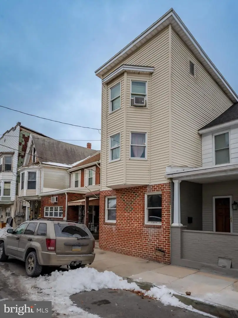 221 E Bertsch St, Lansford, PA 18232 - Image #3