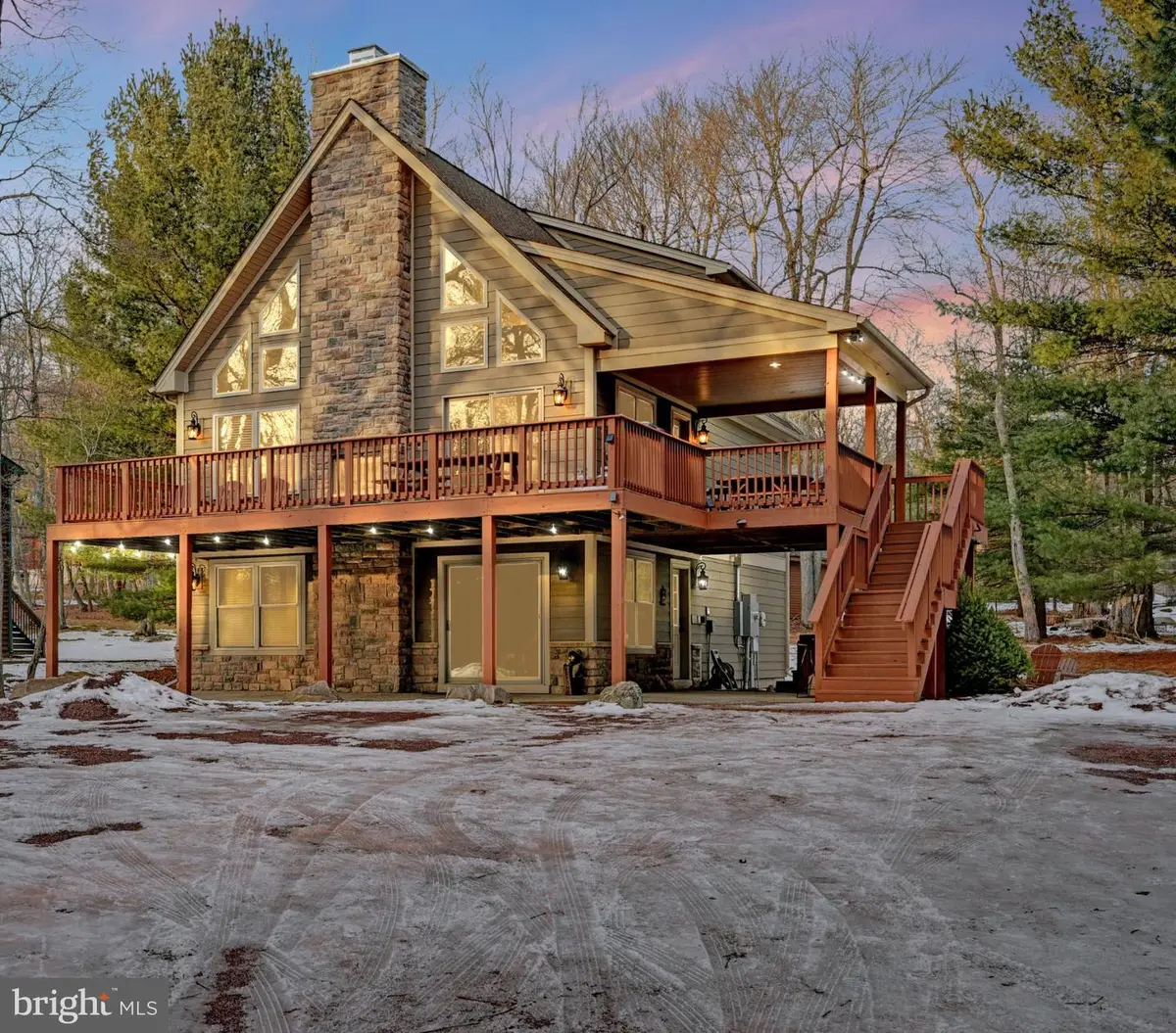 136 Pineknoll Dr, Lake Harmony, PA 18624 - Image #1