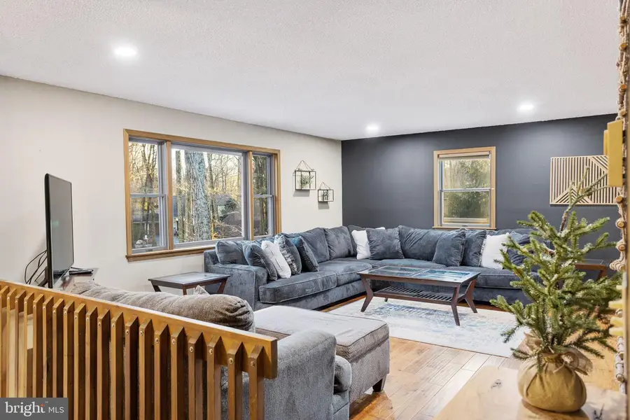 49 Forest Dr, Lake Harmony, PA 18624 - Image #2