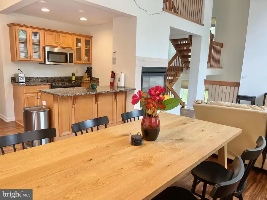 64 Longview Dr, Lake Harmony, PA 18624 - Image #3