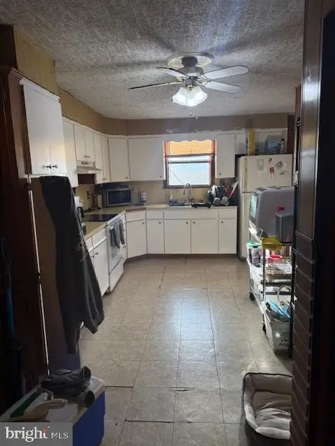 408 Lehigh Ave, Palmerton, PA 18071 - #2