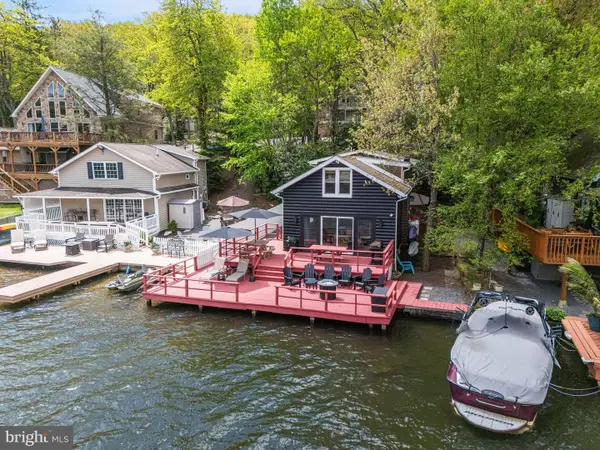 36 S Lake Dr, LAKE HARMONY, PA 18624