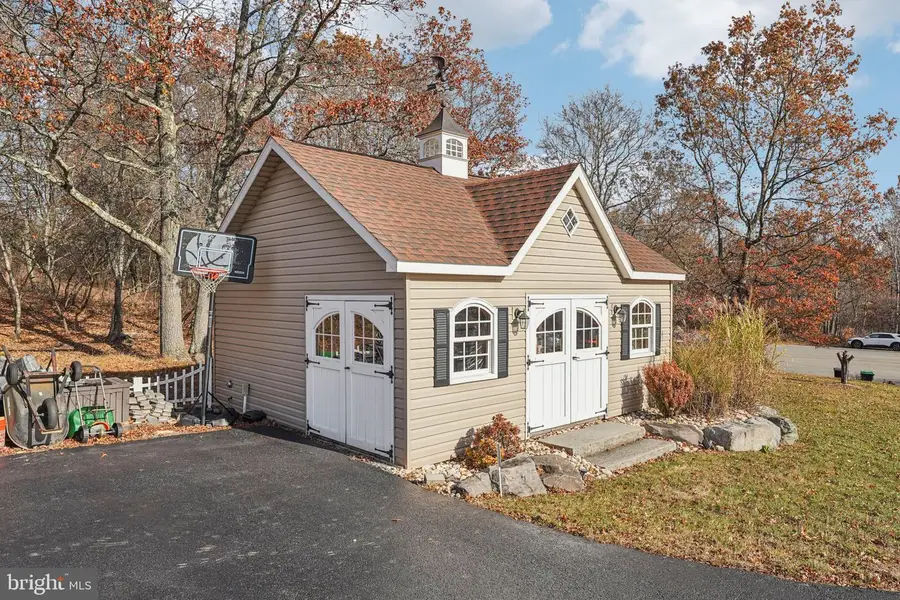 19 Farmer Ct, Albrightsville, PA 18210 - #3