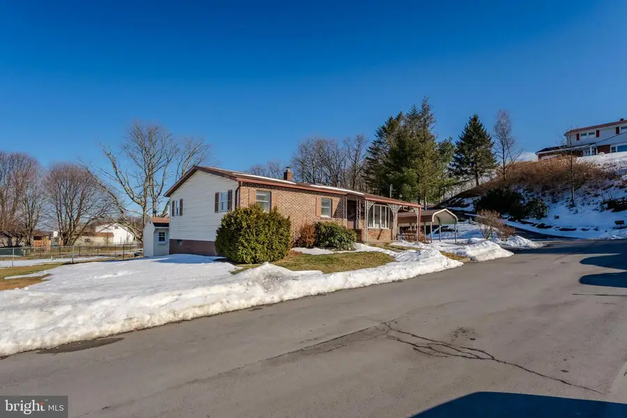 321 S Chestnut St, Summit Hill, PA 18250 - #3