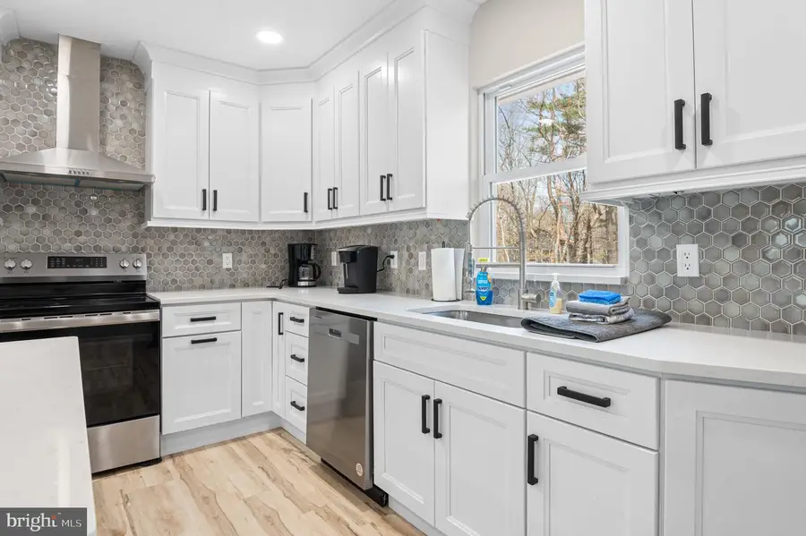 70 Pineknoll Dr, Lake Harmony, PA 18624 - #3