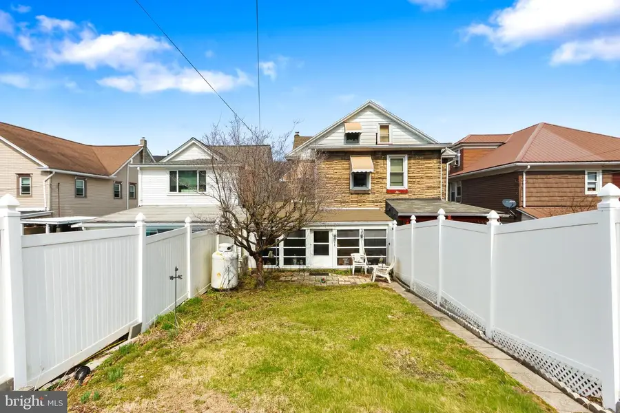 125 E Catawissa St, Nesquehoning, PA 18240 - #2