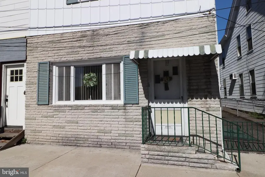 17 Center St, Lansford, PA 18232 - #3