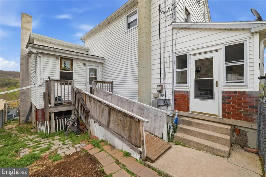 831- 833 E Ridge St, Lansford, PA 18232 - #2