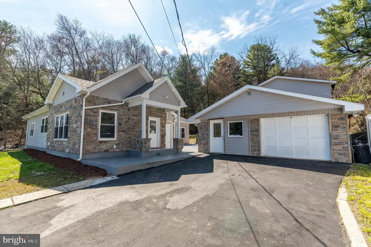 601 Fireline Rd, Palmerton, PA 18071 - #1