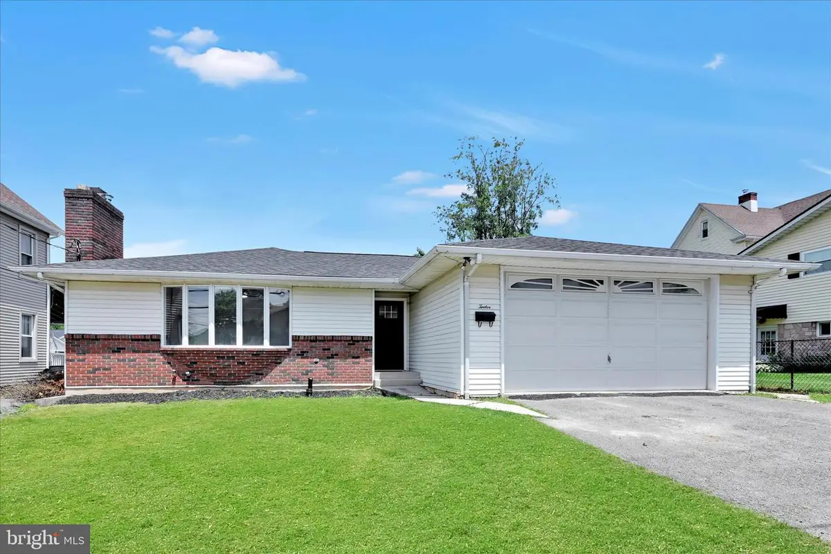 12 W 10th St, Jim Thorpe, PA 18229 - #1