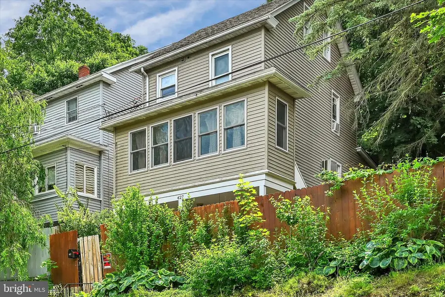 427 E Railroad St, Nesquehoning, PA 18240 - #3